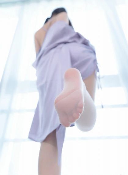 黑人巨摘花第一次出血_BD英语在线观看视频